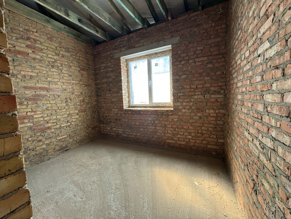 Продам котедж з комунікаціями на 3 кімнати+ділянка 2,5 сот