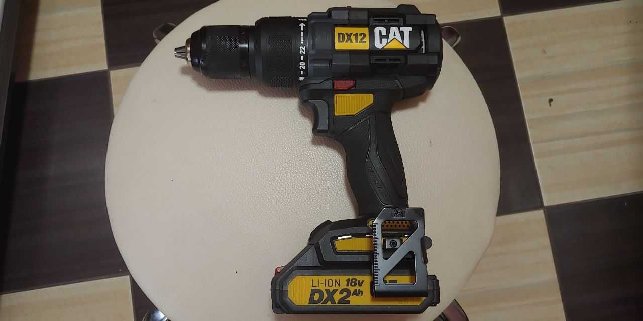 Оригінальний набір шуруповертів CAT DX12K