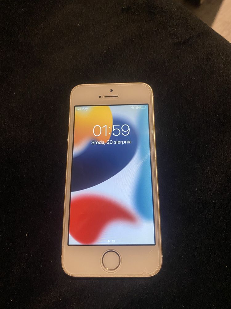 iPhone SE (2016)