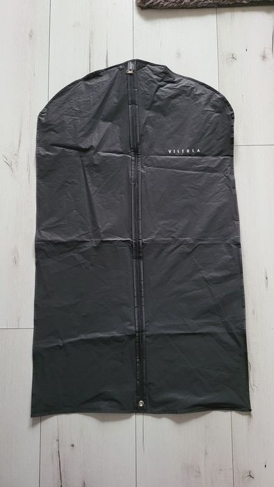 Pokrowiec na ubrania garnitur koszule sukienki Vistula super stan