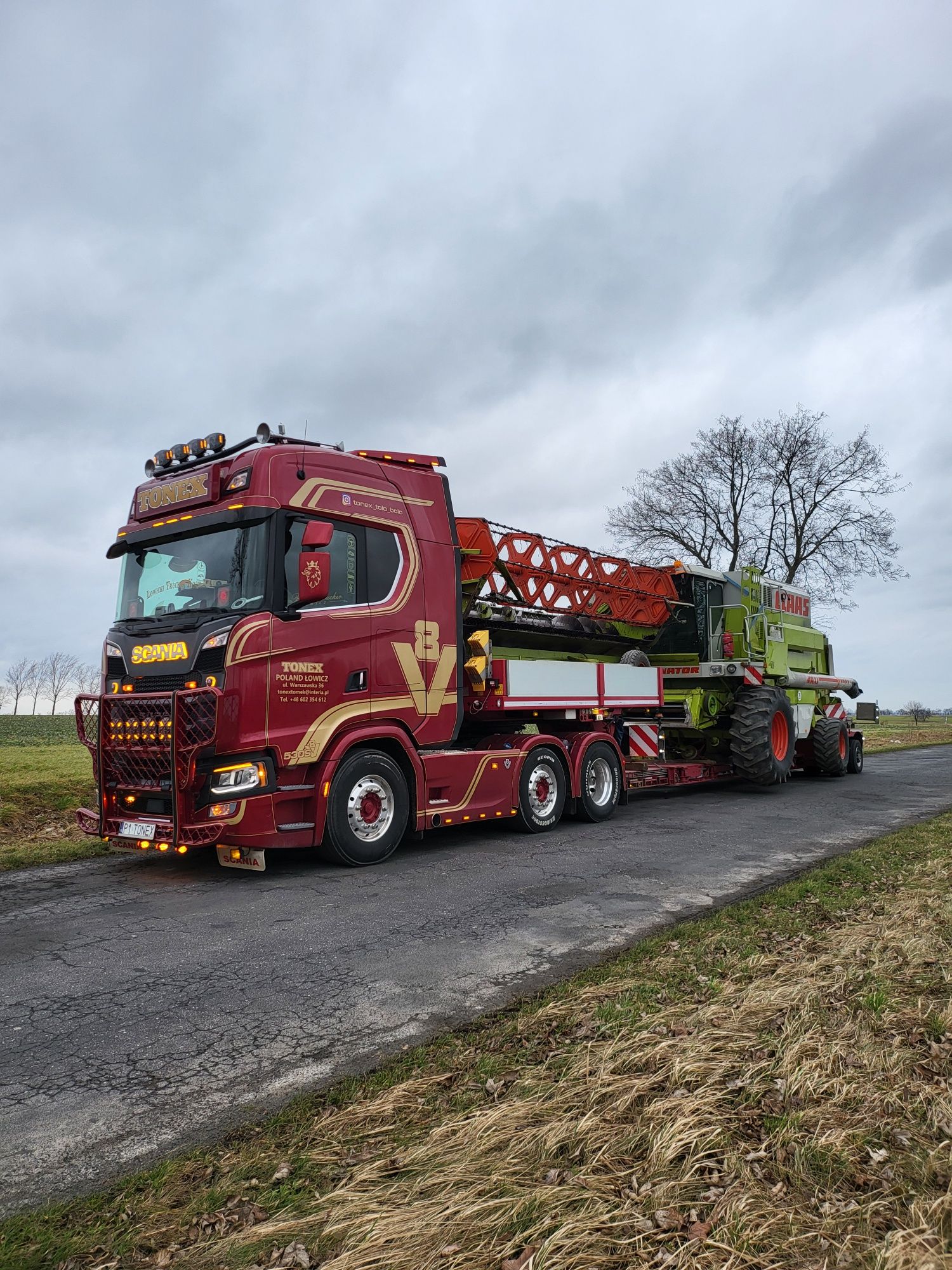 Transport kombajnów sieczkarni opryskiwaczy forwarder harvester domków