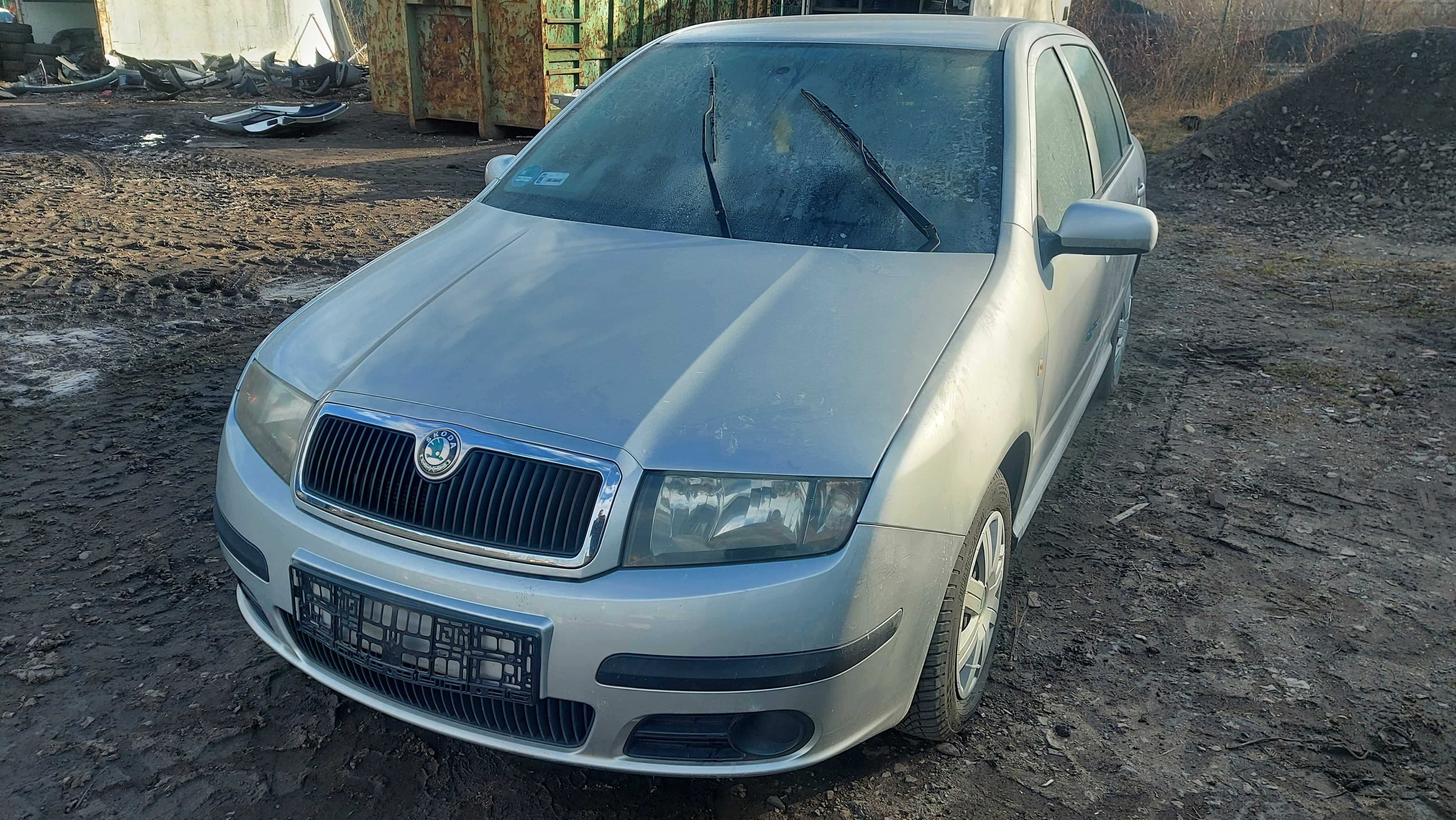 Skoda Fabia I Lift zderzak tylny srebrny HB FV części/dostawa