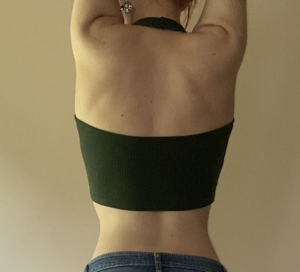 Темно зелений топ з відкритою спиною розмір S