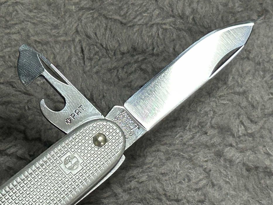 Kontraktowy nóż szwajcarskiej armii Wenger Soldier M1961 rocznik 1966