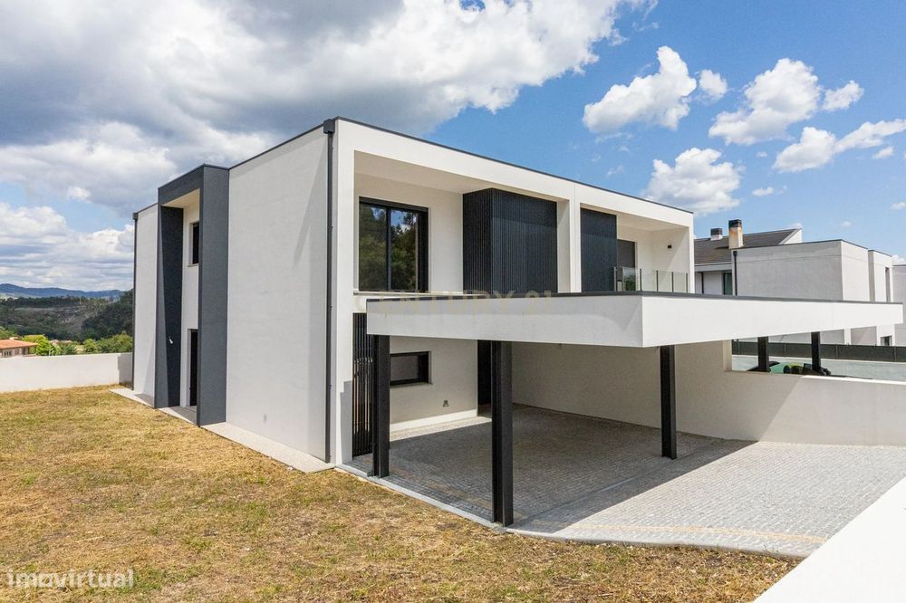 Moradia Gaveto T3 + Escritório | Luxo, Conforto e Vista Incrível – Póv