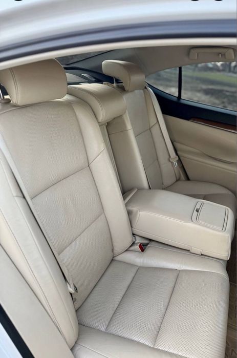Lexus ES -300 гарний стан