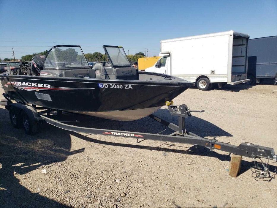 2021 Tracker V-175 Pro Guide