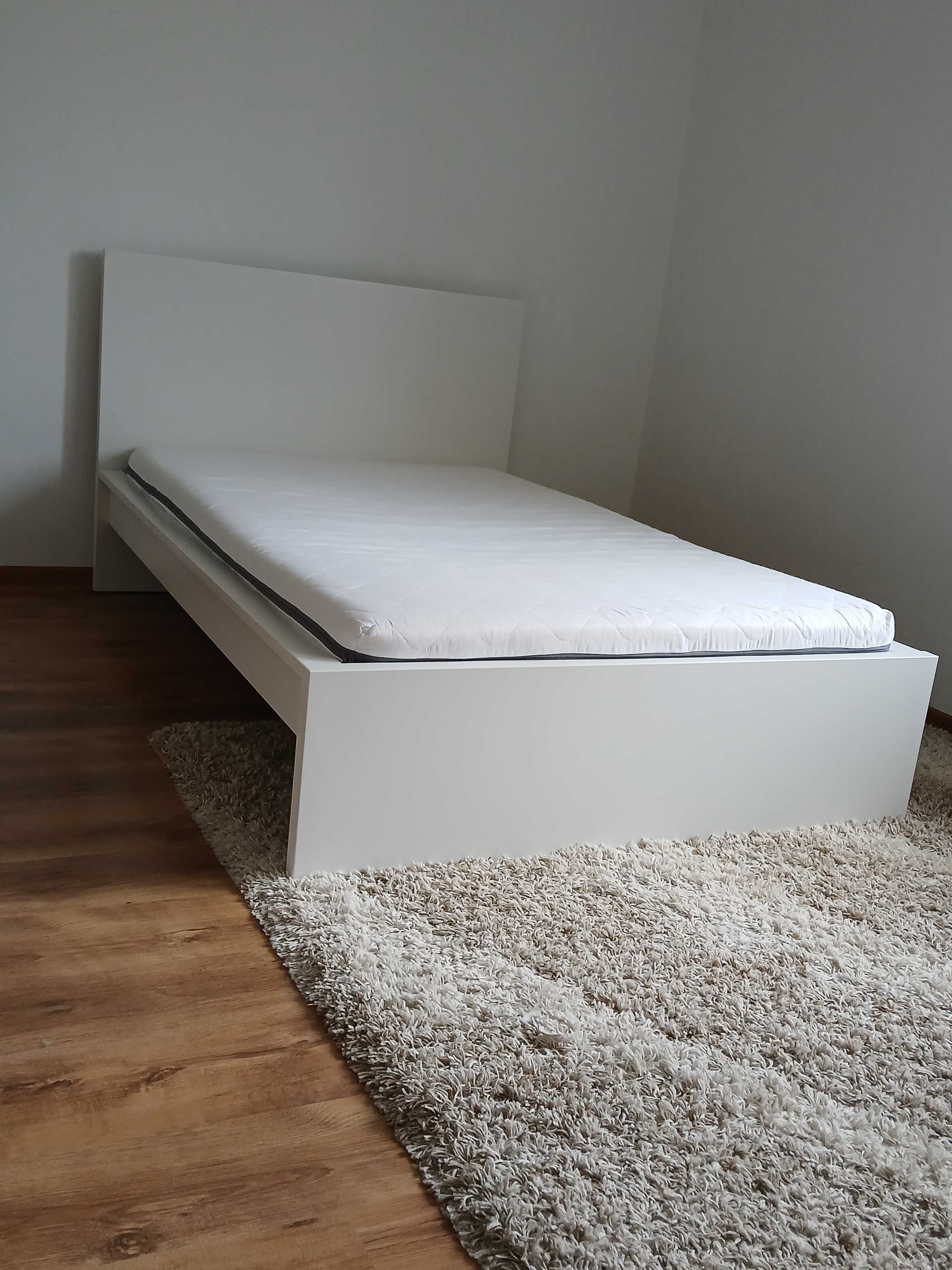Łóżko białe IKEA Malm 120x200