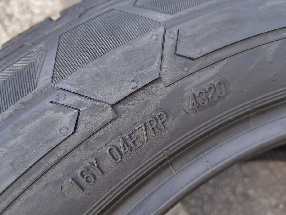 225/55R17C 109/107T Continental Van Contact Winter para zima PZ141