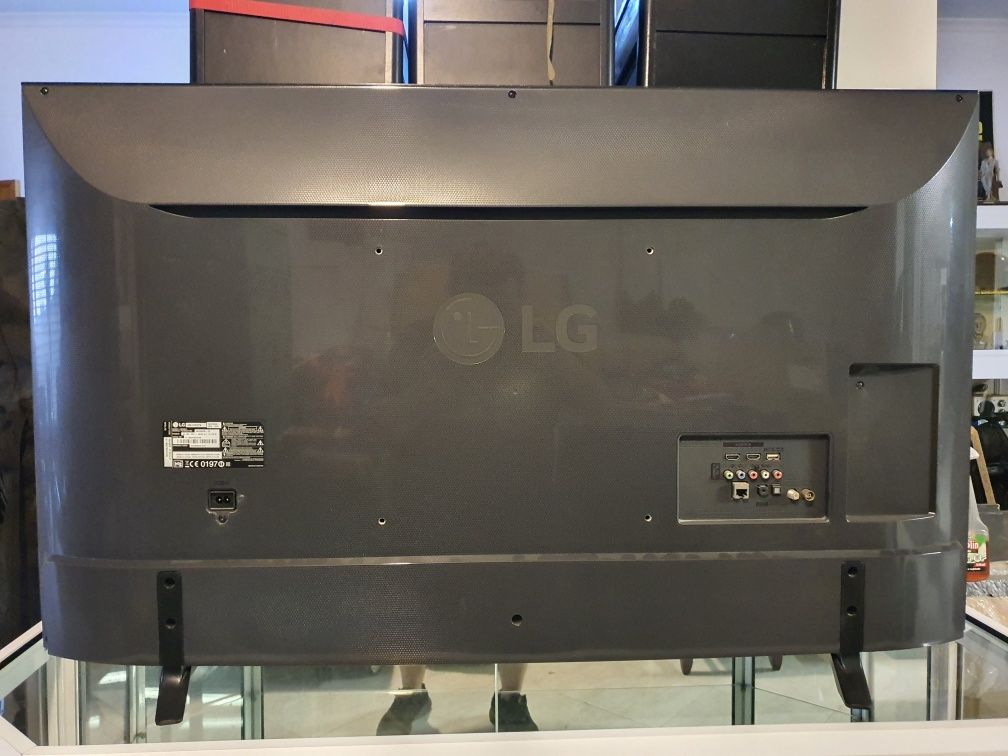 Televisão LG 49UH603V para peças
