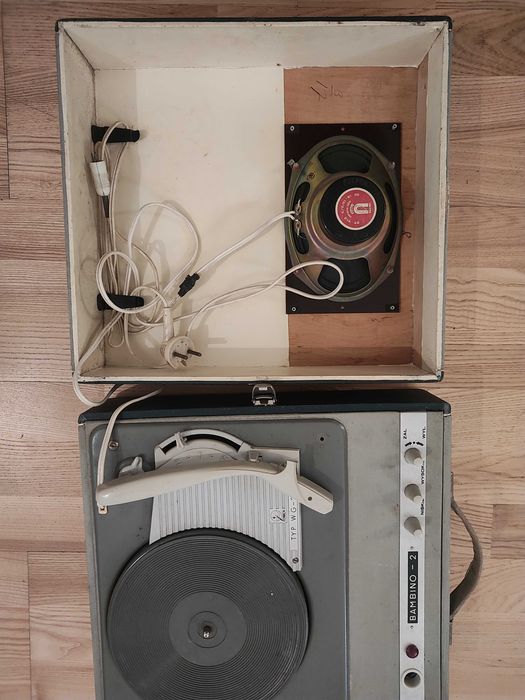 Gramofon Bambino 2 1969r.