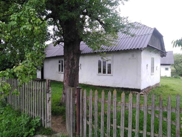 Продається будинок в селі Завій