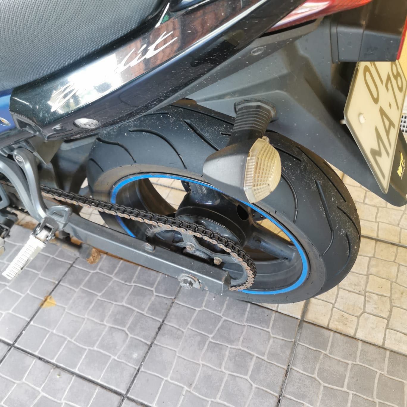 Suzuki bandit de 2008 com 650cc