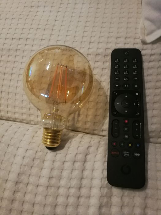 Lâmpada E27 4.9W 470lm