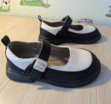 Красиві туфлі, туфельки для дівчинки