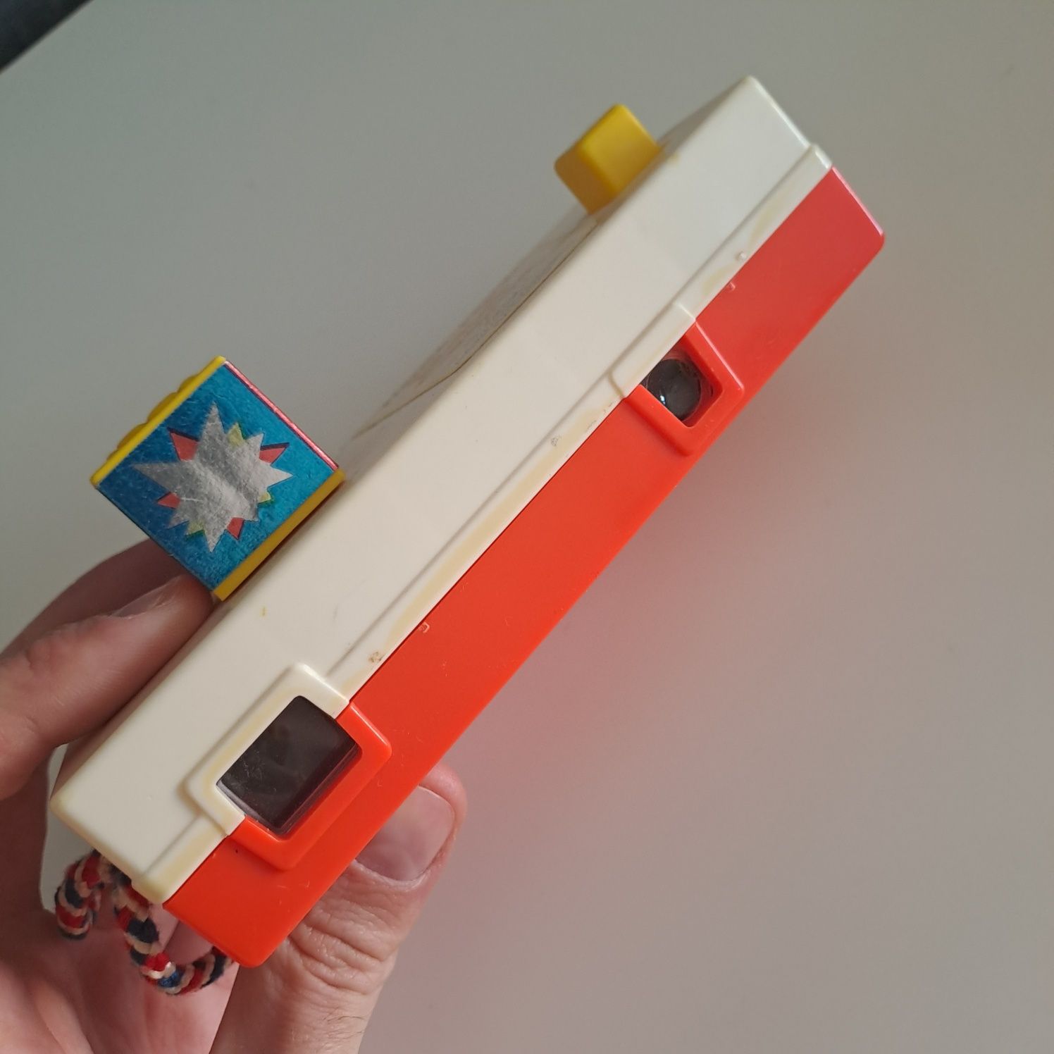 Zabawkowy aparat Fisher Price z 1974 roku