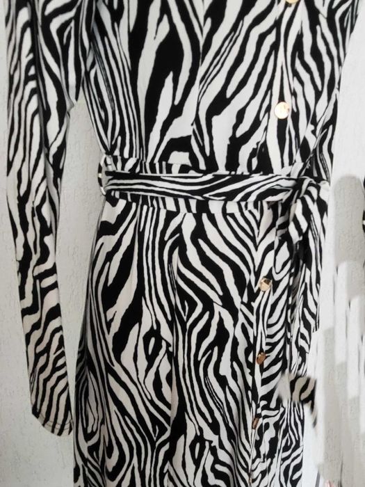 Wzór zebra sukienka czarno biała 40