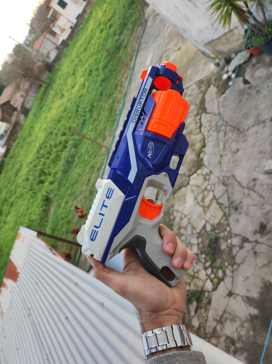 Pistola Nerf como nova raramente utilizada, faço negócio em espinho po