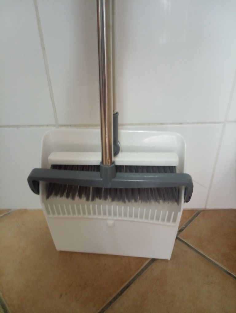 Vassoura e apanhador 2 em 1