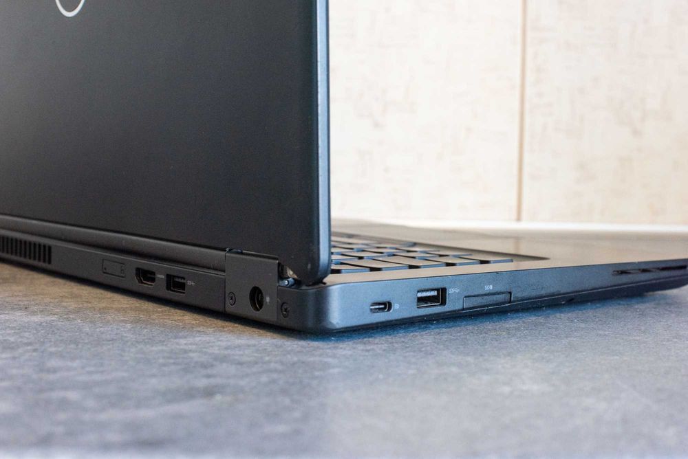 Dell Latitude E5480 8Gb/i5-7300U E5470 8/I5-6300U FHD IPS SSD ноутбук