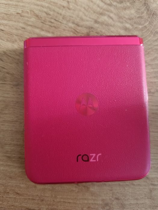 Motorola Razem 40 Ultra 8/256 Viva MAGENTA ... ZAMIENIE LUB SPRZEDAM