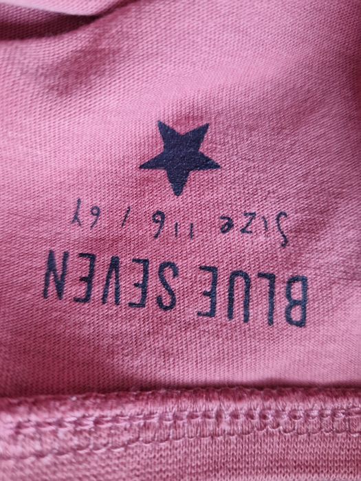 Śliczna sukieneczka z motylkiem