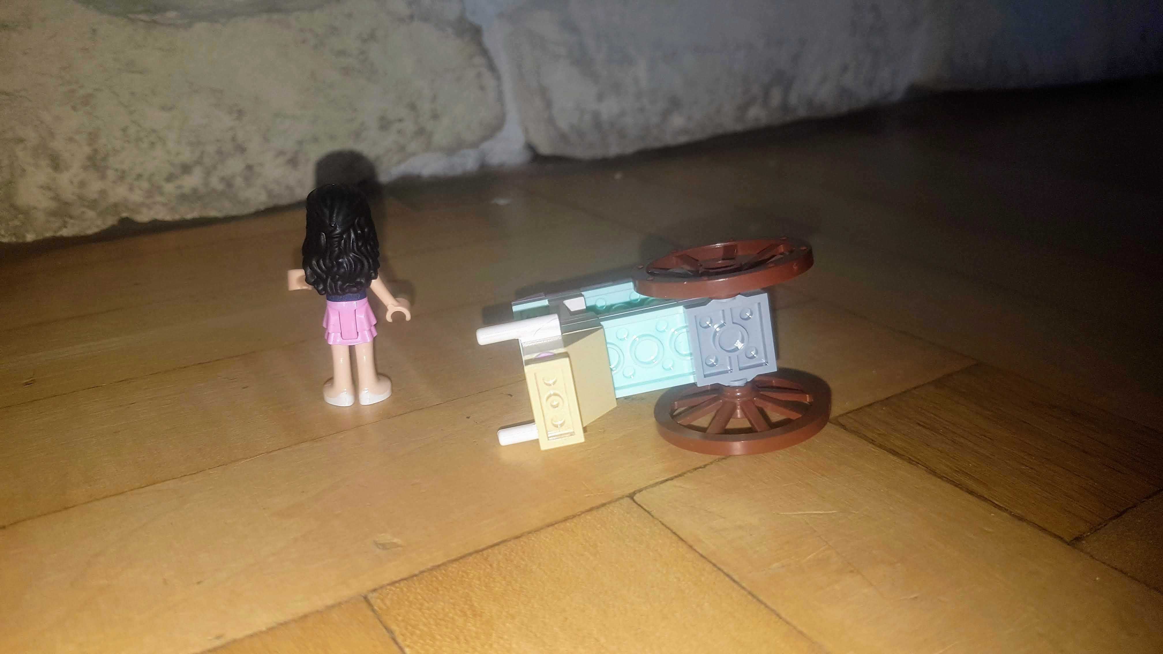 samochód / kabriolet budka z lodami oraz figurka emma LEGO