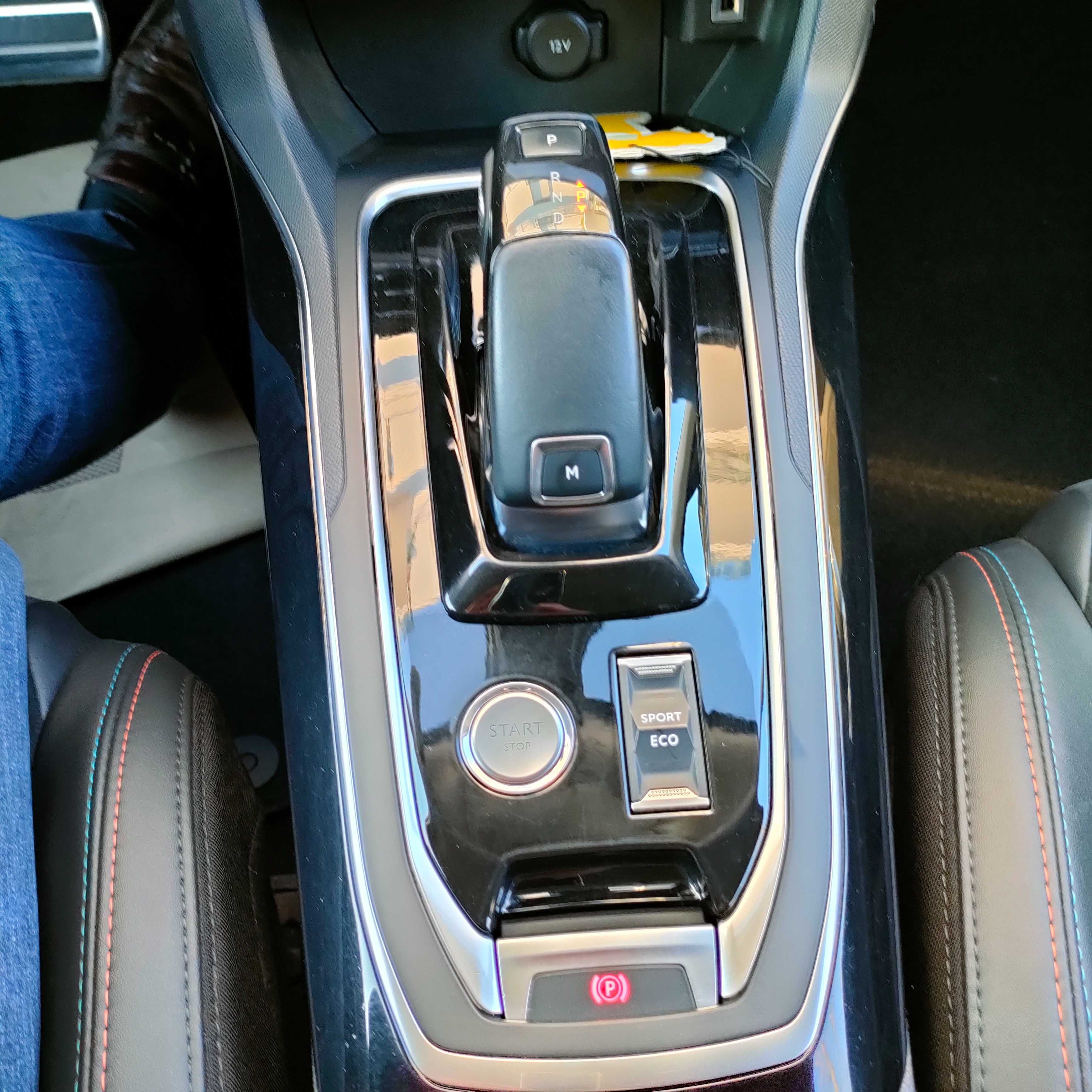 Carro como novo com muitos extras muito econômico
