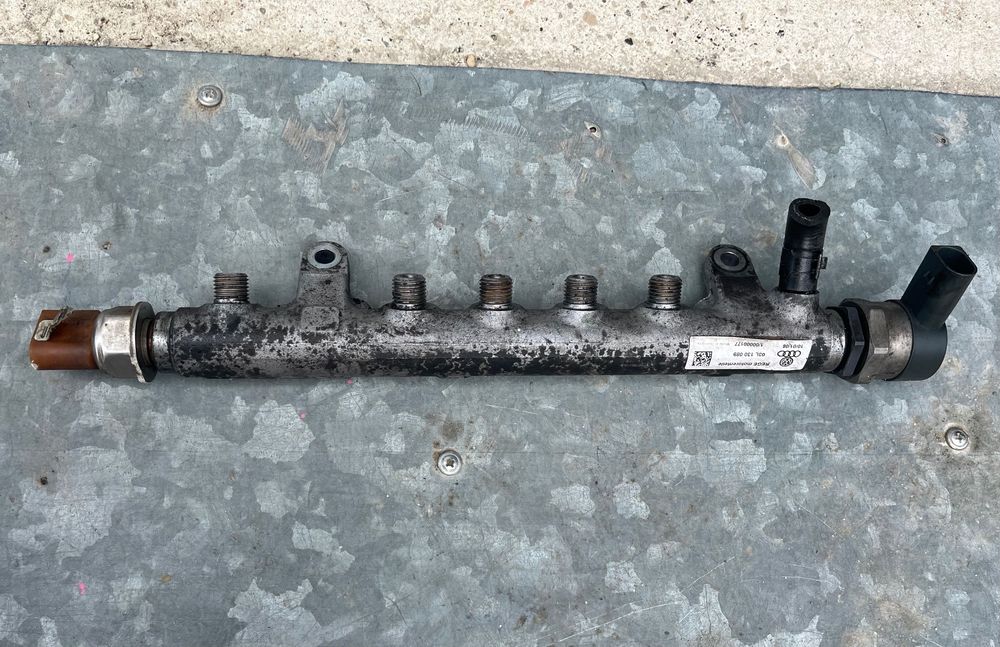 Паливна рейка 2.0 TDI CBA CBAB Passst b6 клапан датчик тиску