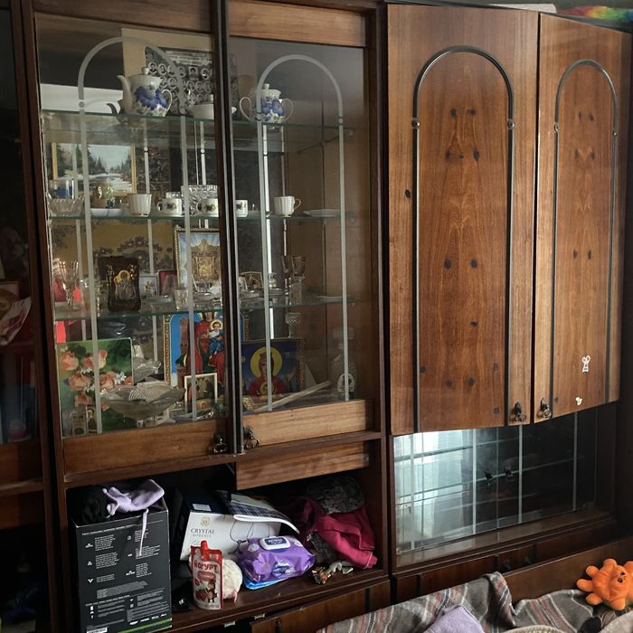 Сервант и шкаф.Отдам даром