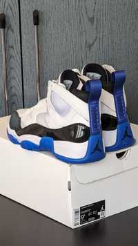 Nike Jordan 
Jumpman Two Trey (43)