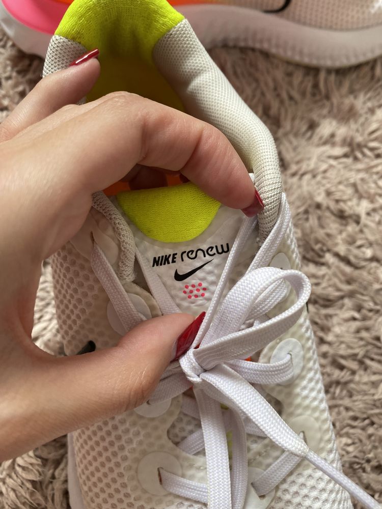 Nike renew damskie neonowe