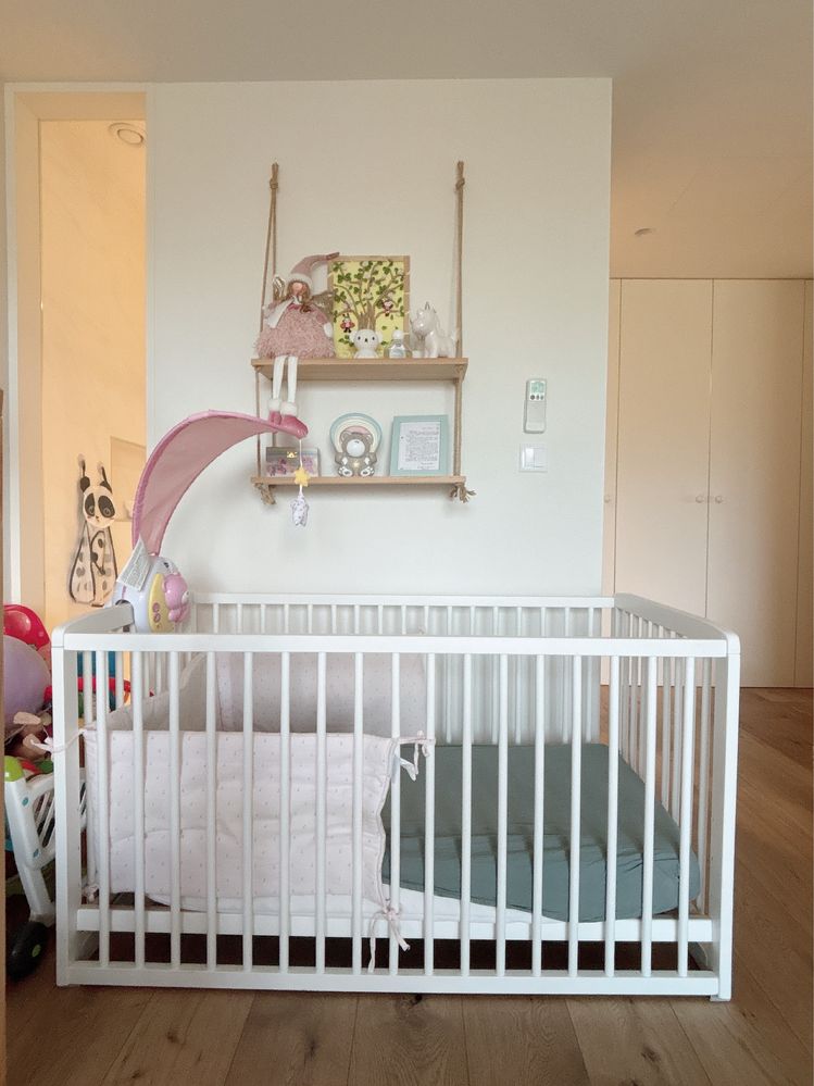 Berço (cama de grades) com colchão