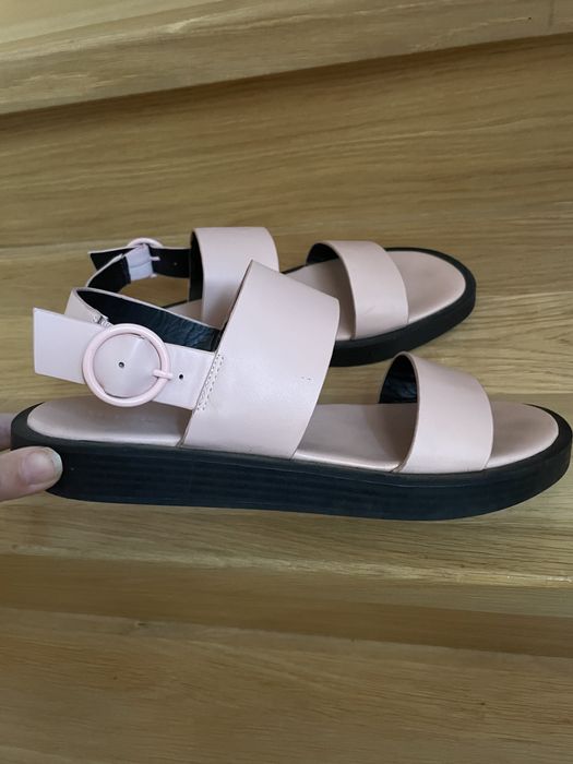 Reserved sandały w stylu ryłko 39