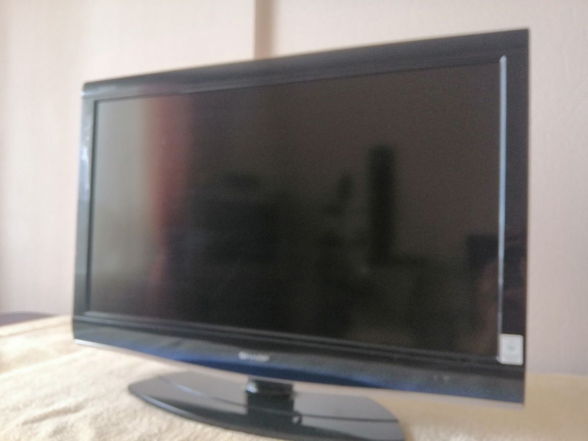 Продам телевизор Sharp LC-32DH77E