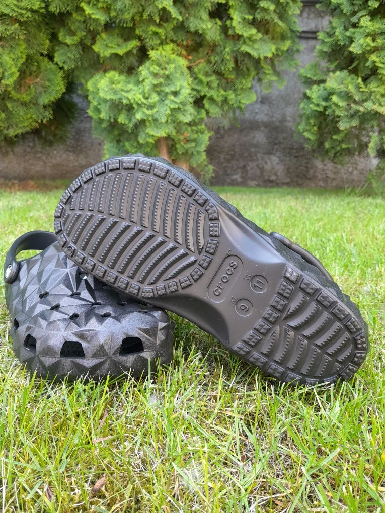 Crocs Classic Geometric New