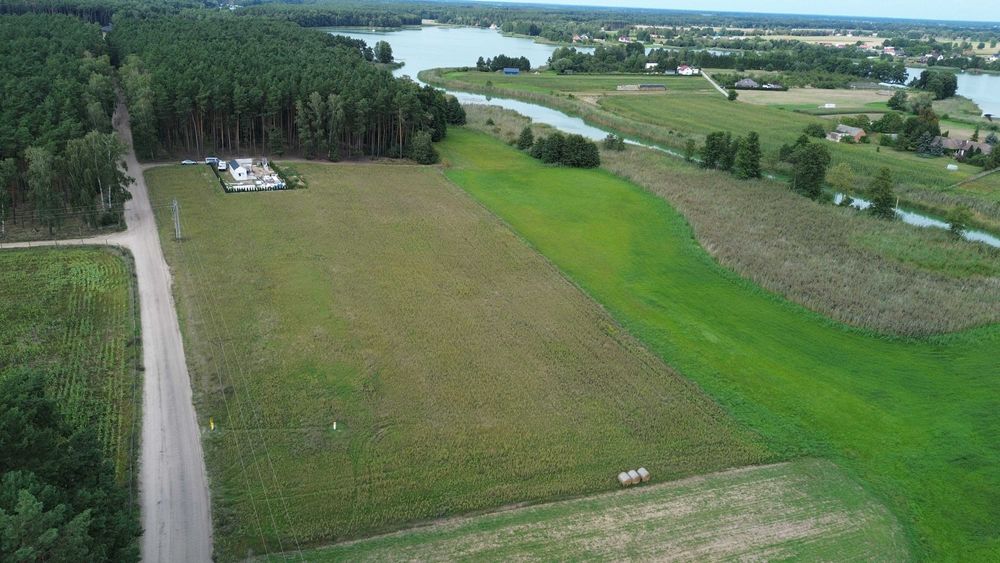 Działka rolna położona blisko jeziora!