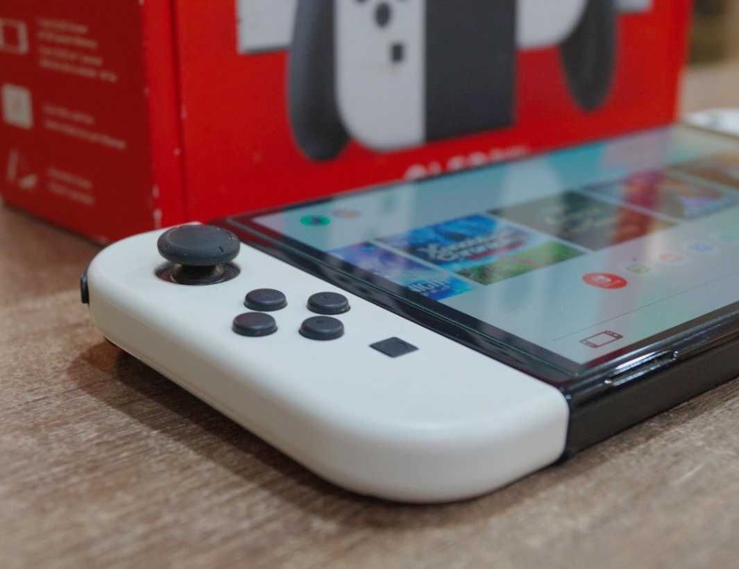 Ігрова приставка Nintendo Switch OLED TVOYO