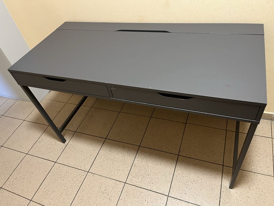Biurko szkolne z sieci IKEA