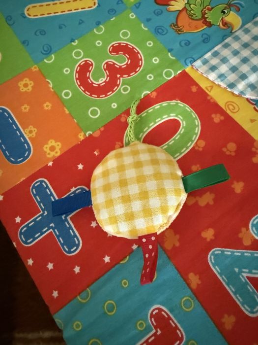 Розвиваючий килимок для малечі