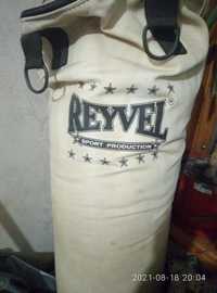 Боксерський мішок Reyval
