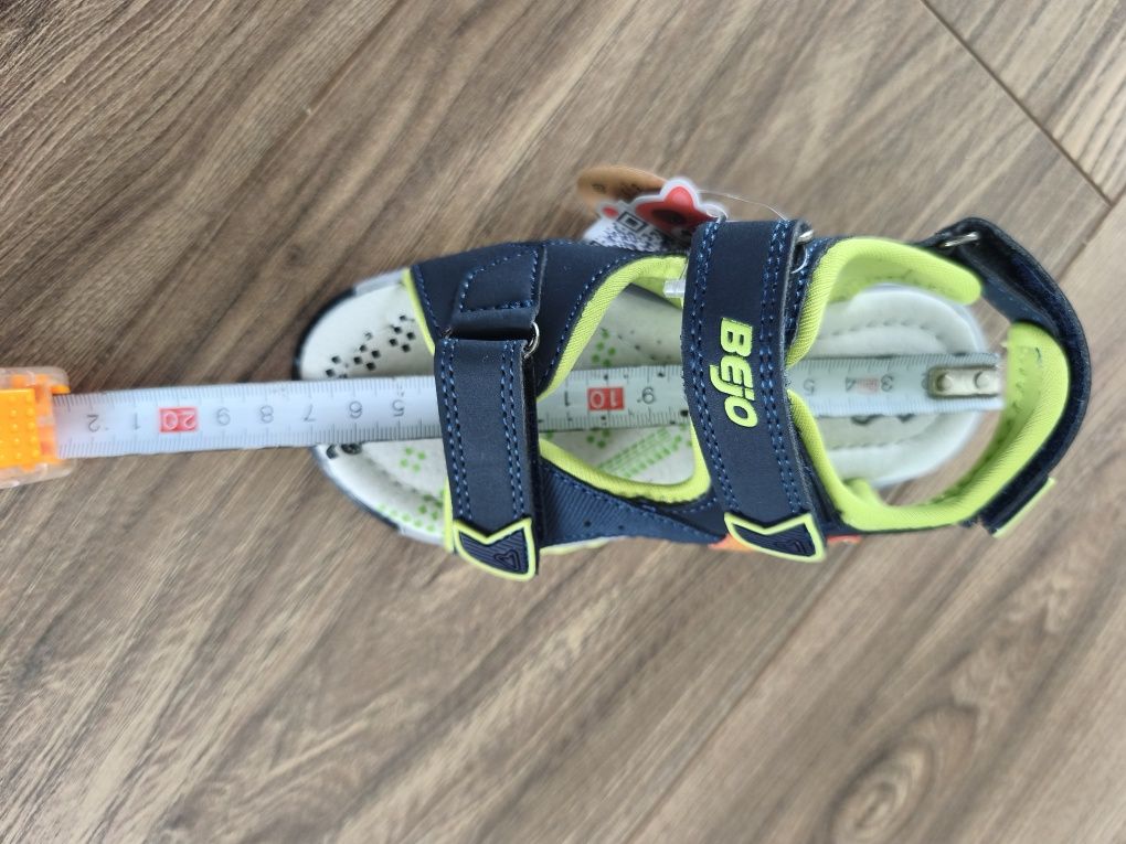 NOWE Buty sandały chłopięce 26 Bejo Martes