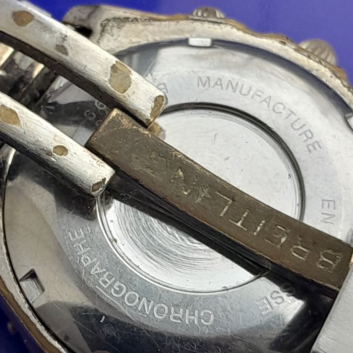 Stary  zegarek  na bransoleti.