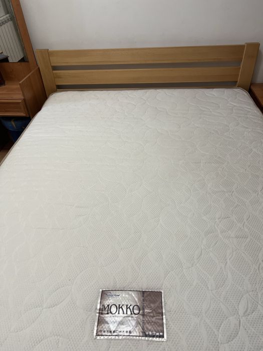 Ліжко з матрасом 160/200