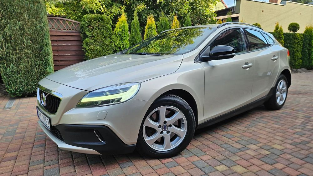 Volvo V40 Cross Country 2.0 120 KM* FULL LEDY* Webasto* kamera* nowy rozrząd