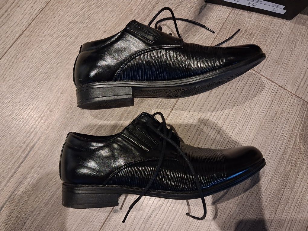 Buty eleganckie chłopięce 32 komunijne