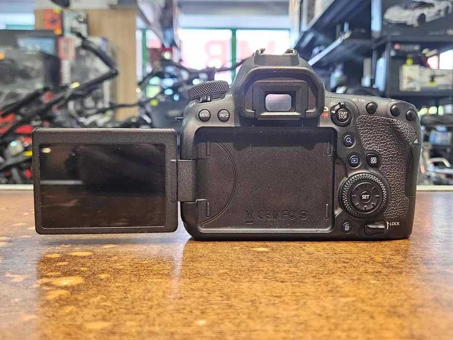 Aparat CANON eos 6D mark II Body