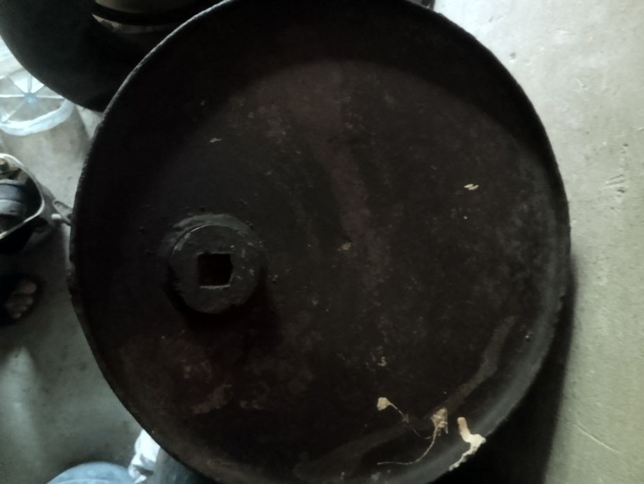 Канистры под бензин 100л.