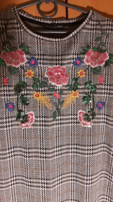 Платье стрейчевое Zara  с вышивкой от 11-15 лет