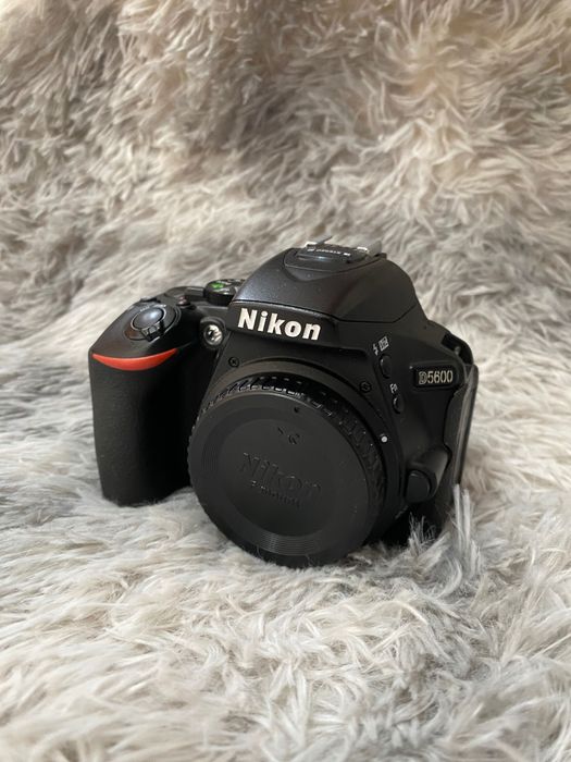 Nikon D5600 w pełni sprawny